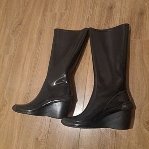 Black rain boots